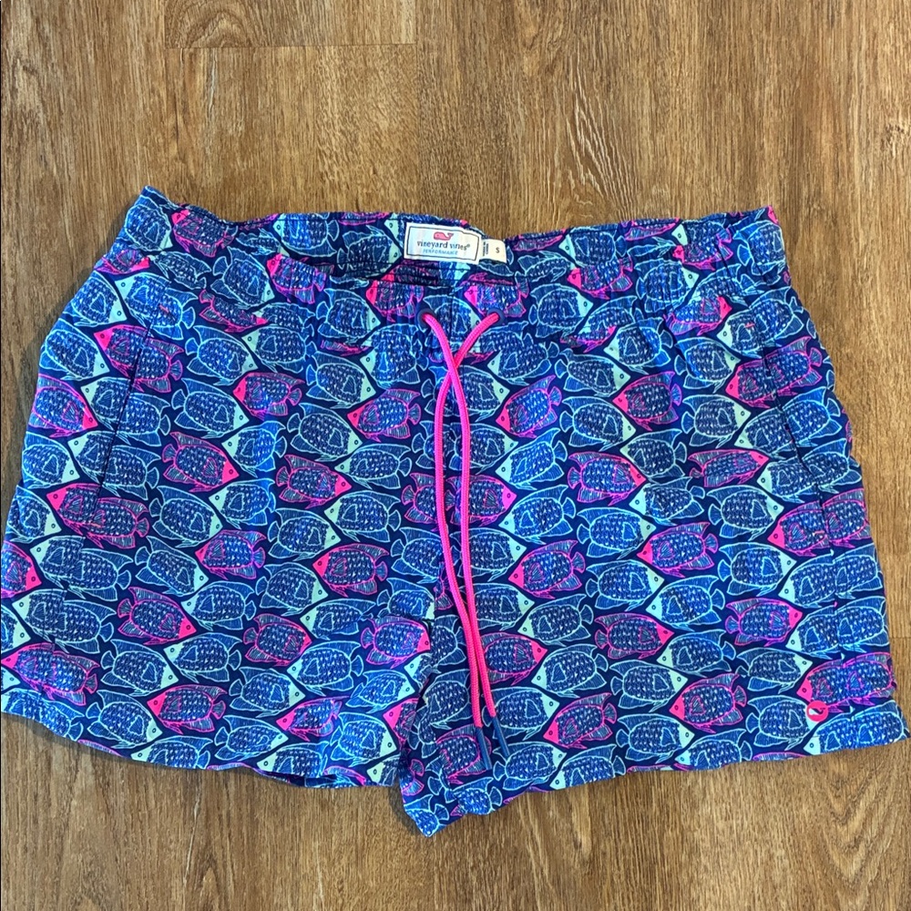 Vineyard Vines women’s small Blue and Pink Fish Print Athletic Shorts